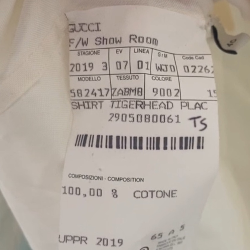 Gucci Ram Button-Down Collar Cotton Shirt in White - Picture 8 of 8